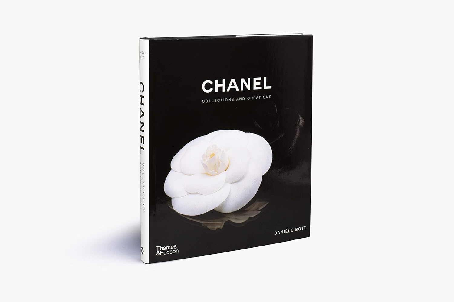 Chanel: Collections and Creations - Real Life Co