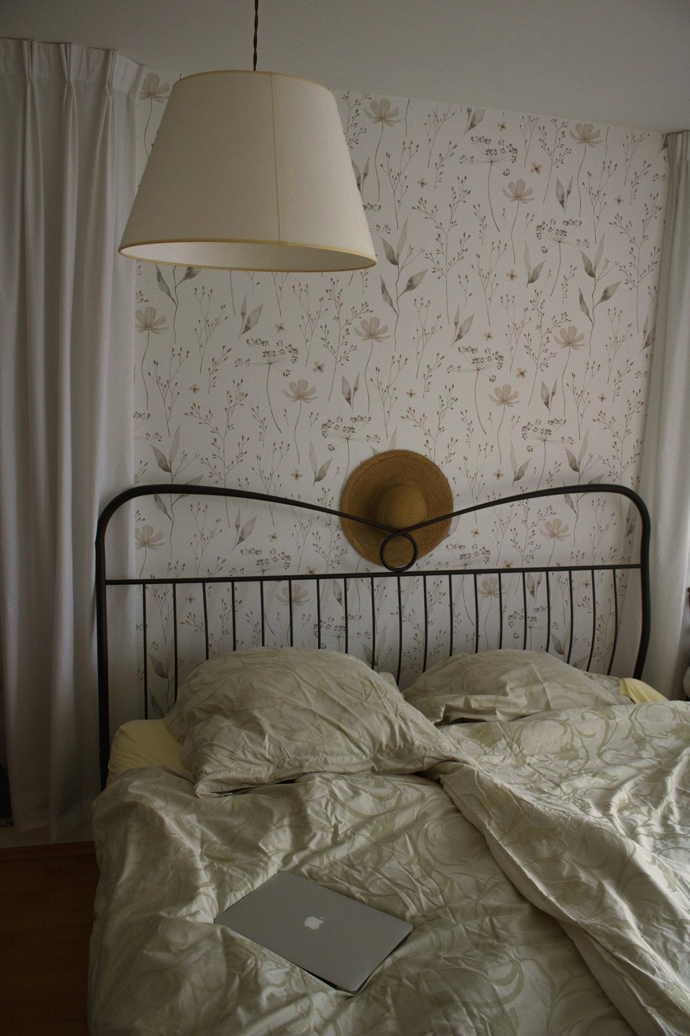 Tranquil Bloom Wallpaper - Real Life Co