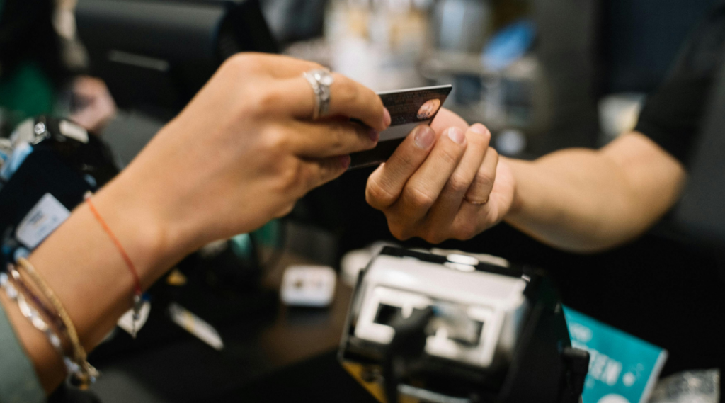 What Parents Should Know About Student Credit Cards (Before It Becomes a $3,000 Problem)
